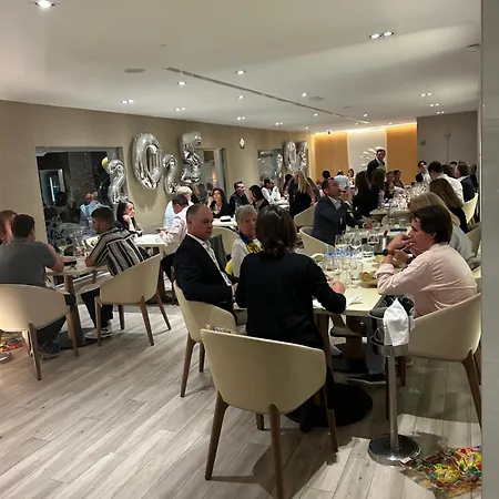 Amazing Sea View With Sun Drenched Terrace! Daire *