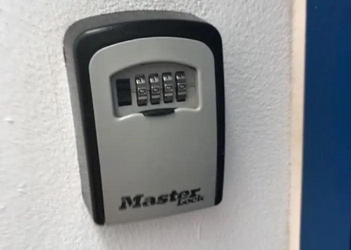 Amazing Sea View With Sun Drenched Terrace! Lejlighed *